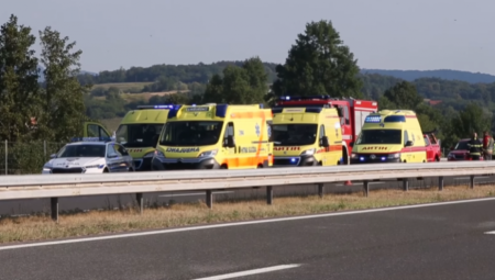 TERETNO VOZILO NA MESTU USMRTILO BICIKLISTU Jeziva nesreća kod Jelisavca