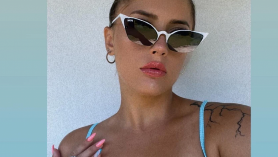 "TUŽNO JE VIDETI OVE UVREDE" Zgodna Andrea obožava Novaka, a sada je jedan Srbin mnogo razočarao...