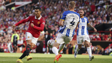 NOVI TRENER, STARI JUNAJTED Šamar Mančesteru na startu sezone