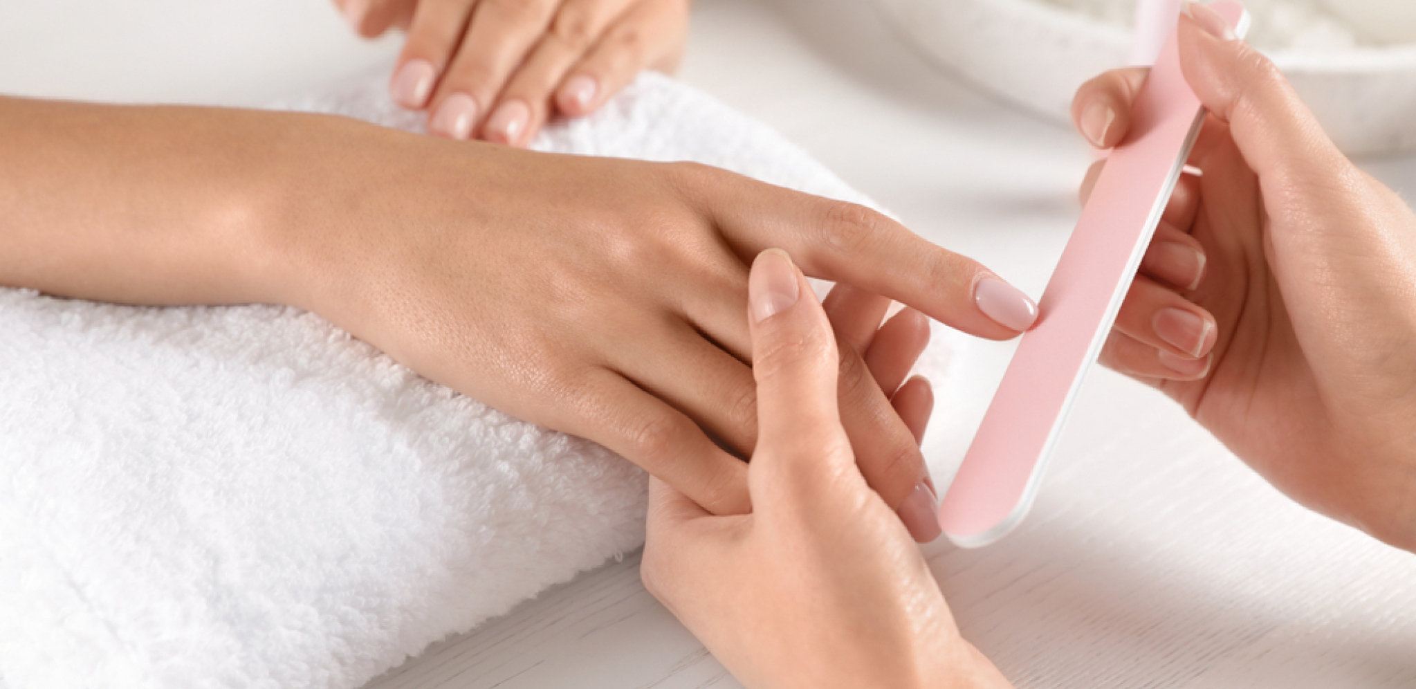 POMOĆU SAVETA PROFESIONALACA Rešite problem pucanja noktiju