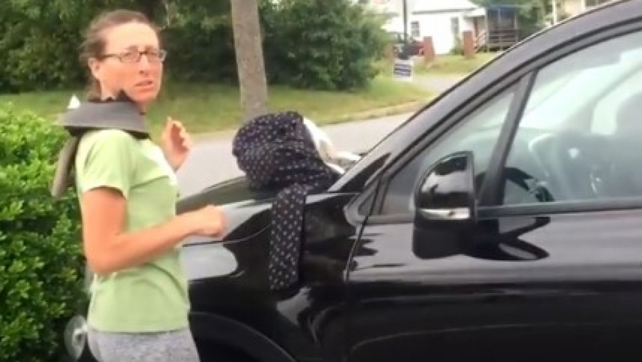 PROSILA NA ULICI GLUMEĆI BESKUĆNICU Pratili je do parkinga, kad su videli šta vozi ostali u šoku