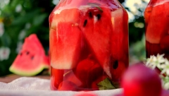 NAPUNITE TEGLU LUBENICOM I SPREMITE SAVRŠENU ZIMNICU Uživajte u letnjem ukusu tokom cele godine