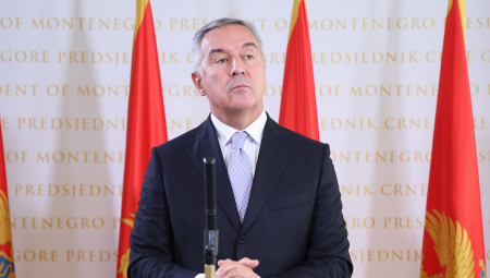 NATO SPASAVA MILA OD SPUŽA? BITI ILI NE BITI Sagovornici iz Crne Gore za Alo! o sudbini Đukanovića