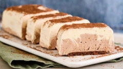 NAJLEPŠA LETNJA POSLASTICA Sladoled torta od 4 sastojka, lagana i osvežavajuća