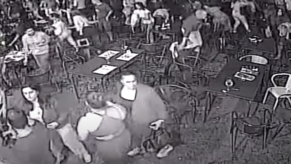 NOVA SRAMOTA HRVATA Navijači Hajduka napravili haos: Obučeni u crno ruše sve pred sobom (VIDEO)