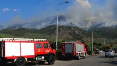 GORI TASOS Vatra zahvatila masline i platane, angažovani helikopteri u gašenju požara