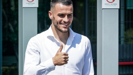 "SRPSKI" JUVENTUS Filip Kostić zvanično predstavljen u Torinu