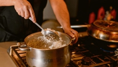 KAO ZLATO Na Tviteru se rasplamsala rasprava: Pa je’ l može pilav bez pirinča? Riža skuplja od 2 cela pileta!