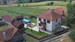 JEDNO SELO U SRBIJI DOŽIVLJAVA PROCVAT Mladi bračni parovi otkrivaju koji je razlog