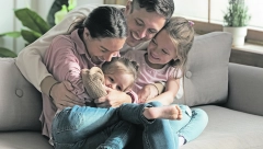 NAUKA POTVRDILA Grljenje pozitivno utiču na mentalno i fizičko zdravlje