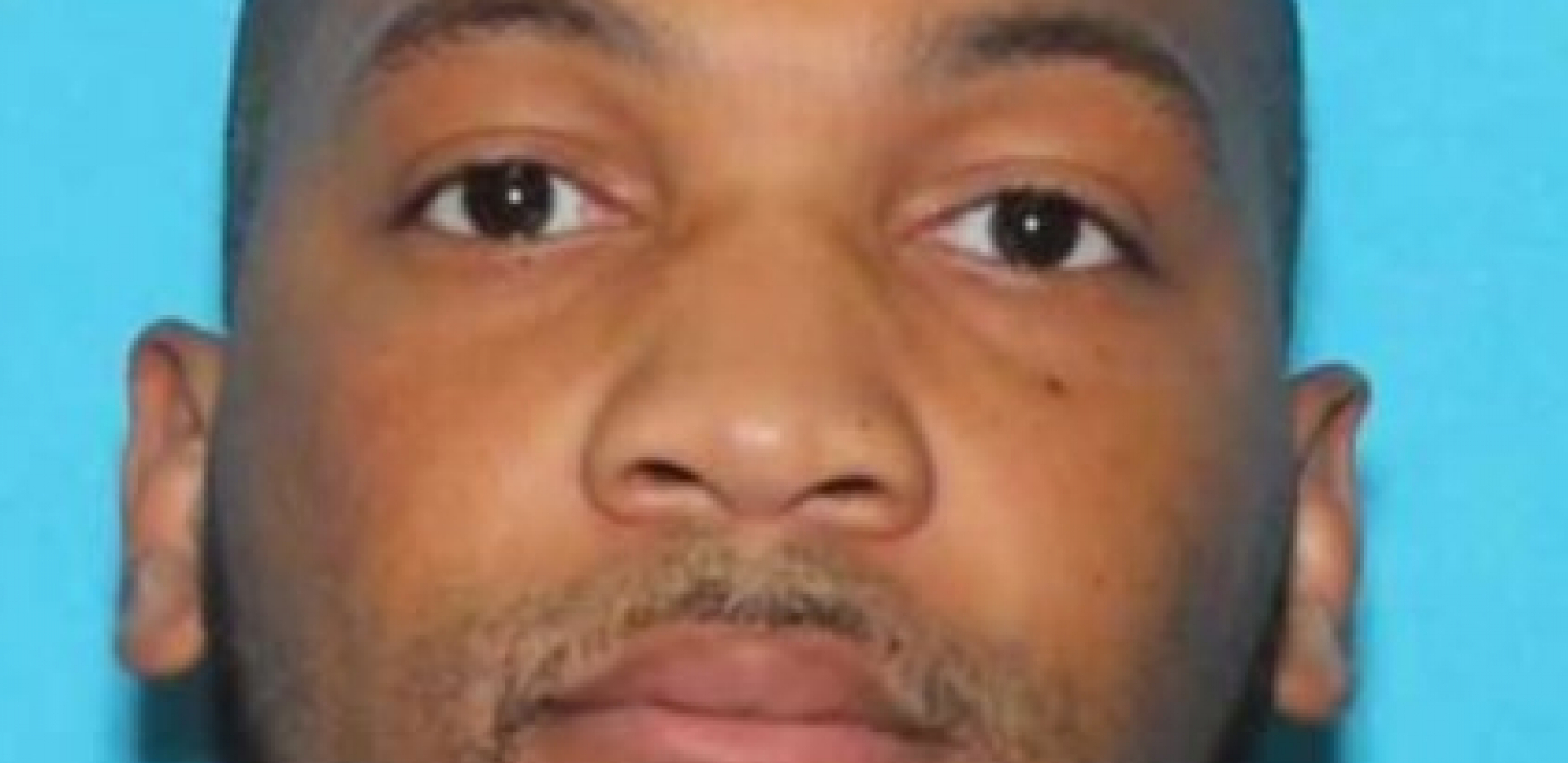 (UZNEMIRAVAJUĆI VIDEO) UBIO TRENERA USRED MEČA Velika tragedija za američki fudbal - Ubica u bekstvu