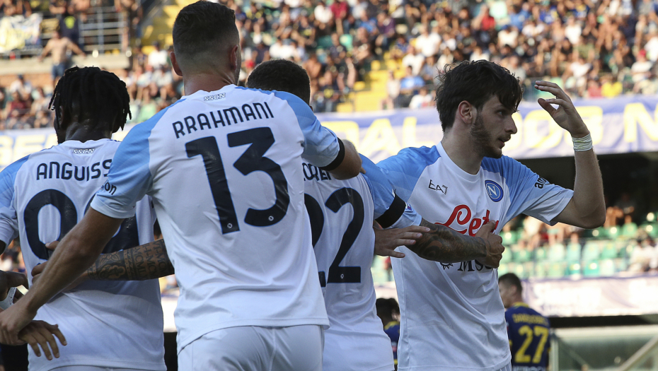 KO KAŽE DA NE MOGU BEZ INSINJEA? Napoli do vrha napunio mrežu Sasuola