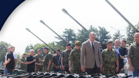 NEKA ŽIVI SRBIJA! Predsednik Vučić uputio važnu poruku: Mi se svojom vojskom i oruđem ponosimo