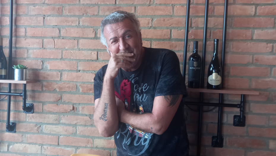 GLUMAC SE SELI NA SELO U BANATU Dragan Marinković Maca za Alo! : Voleo bih da budem stari Banaćanin!