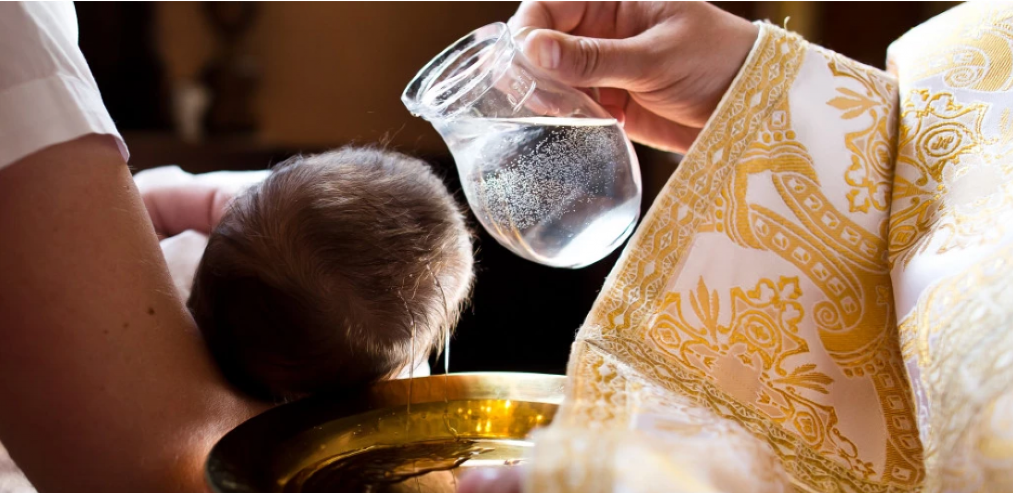 DETE NE SME U CRKVU PRE KRŠTENJA! Majka pokrenula lavinu pitanjem, evo kako treba postupiti u ovoj situaciji