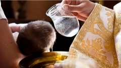 ODBIO JE DA KRSTI DETE NAJBOLJEM PRIJATELJU Kad čujete šta je razlog, neće vam biti svejedno