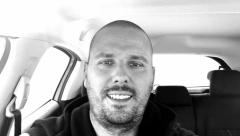 ŽIVELA SAM ZA NJEGA, BIO JE UZDANICA PORODICE! Baka nastradalog saobraćajca iz Rumenke neutešna