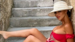 ISPLIVALA ŠOK FOTKA Stanija u nikad provokativnijem stanju, guza u krupnom planu, a gole grudi jedva prekrila! (FOTO)