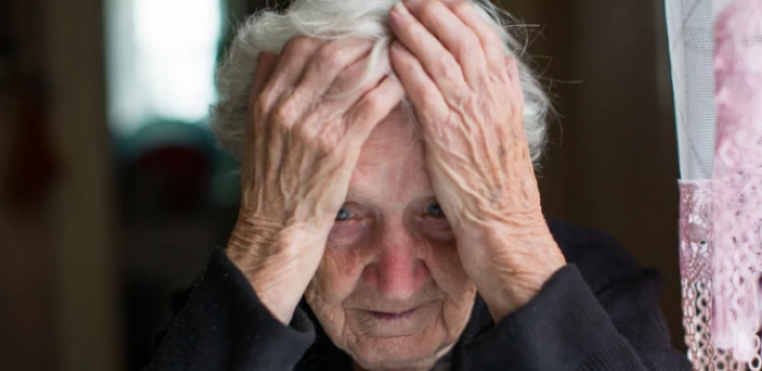 KAKVA PREVARA! Promoterka uvalila babi masažer od 100.000 dinara