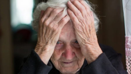 POKUŠAO DA SILUJE STARICU (90), A ZATIM JE BRUTALNO PRETUKAO Nesrećna žena posle višednevne borbe lekare umrla u mukama!