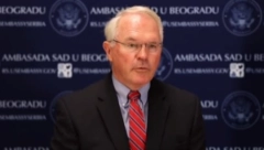 AMERIČKI AMBASADOR HIL: Pitanje Srba na severu Kosova i Metohije mora da se reši preko ZSO