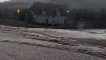 CRNI OBLACI IZ BOSNE GRABE KA SRBIJI Večeras ponovo nevreme, pogledajte gde će kiša najjače udariti  (FOTO)