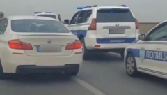 PIJAN PRETIO OMLADINCIMA U AUTOBUSU  Smetalo mu što su glasni