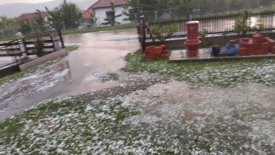 JOŠ SMO U ŠOKU ŠTA NAS JE ZADESILO Suv grad veličine oraha tukao je duže od 20 minuta (FOTO)