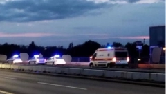 DRAMA U BEOGRADU Muškarac preskočio ogradu na Brankovom mostu, pretio da će se ubiti (FOTO)