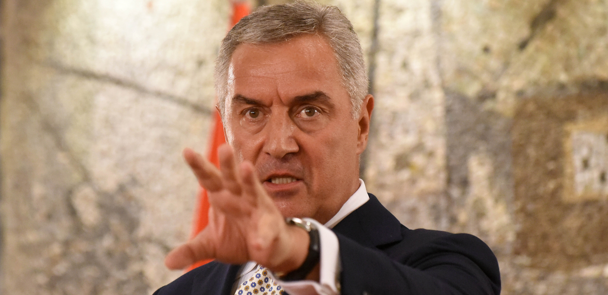 KANDIDATI NA PREDSEDNIČKIM IZBORIMA U CRNOJ GORI NIČU KAO PEČURKE POSLE KIŠE: Službe i ambasade se udružile da spasu Mila!