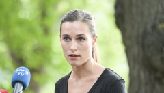 ŠOU-PROGRAM - SEVALE GOLE GRUDI U REZIDENCIJI PREMIJERKE Predsednica finske Vlade uleće iz skandala u skandal