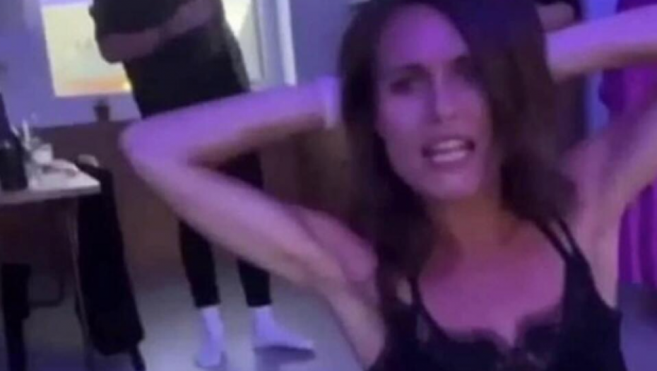 OGLASIO SE MUZIČAR KOJI JE PLESAO SA BLUDNOM PREMIJERKOM Ovo je istina o njegovom odnosu sa Sanom Marin (FOTO/VIDEO)