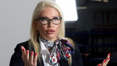 LJIGAVI MALI TROL SE PLAŠI ISTINE! Sandra Božić raskrinkala laži stranog plaćenika (FOTO)