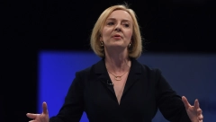 "NESPOSOBNA NAKAZA!" Medvedev brutalno izvređao novu britansku premijerku!