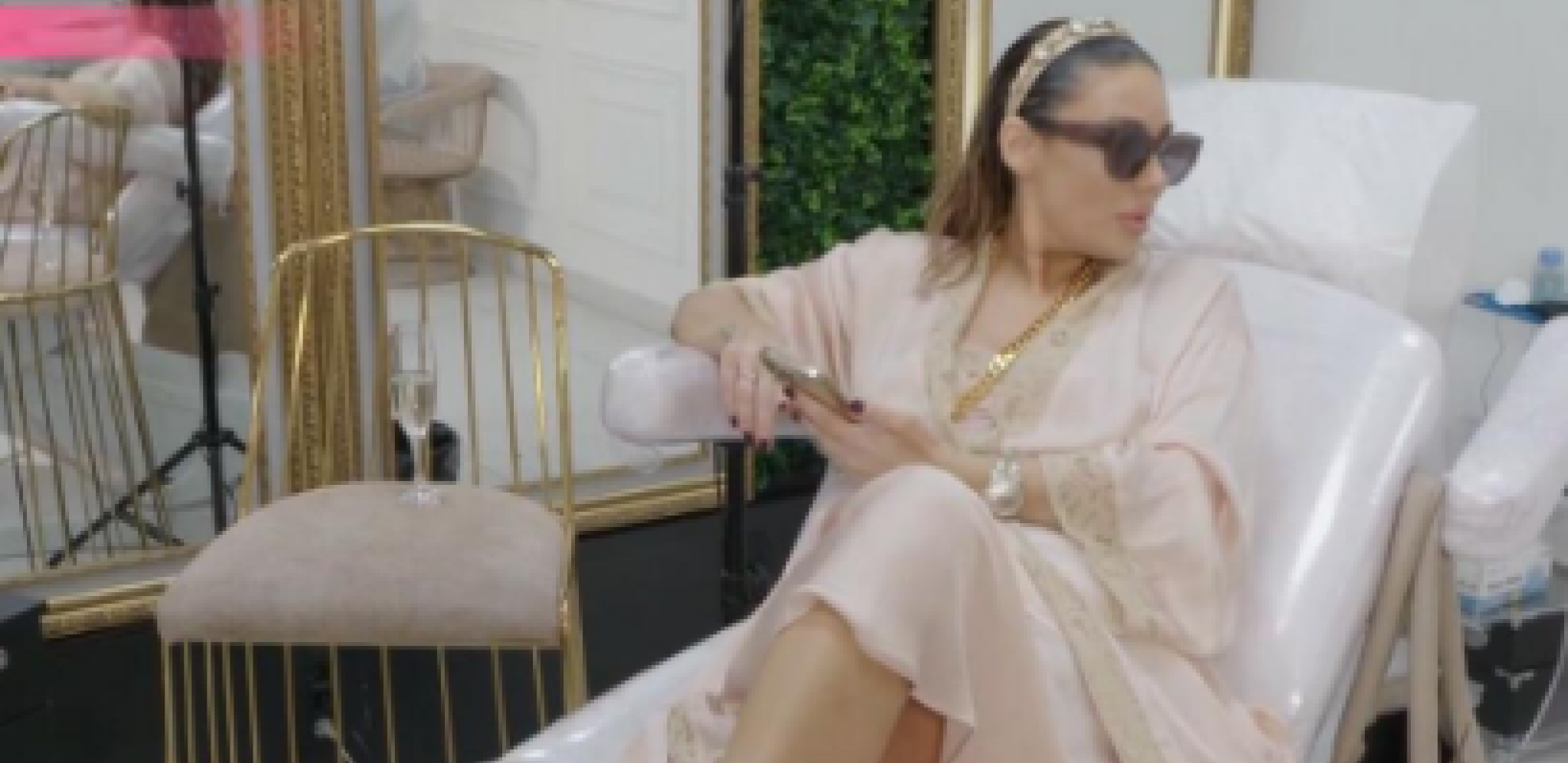 ANA NIKOLIĆ NAPRAVILA HAOS U SALONU Drama u prvoj epizodi rijalitija, Adam zagrmeo na pevačicu i sasuo joj sve u lice