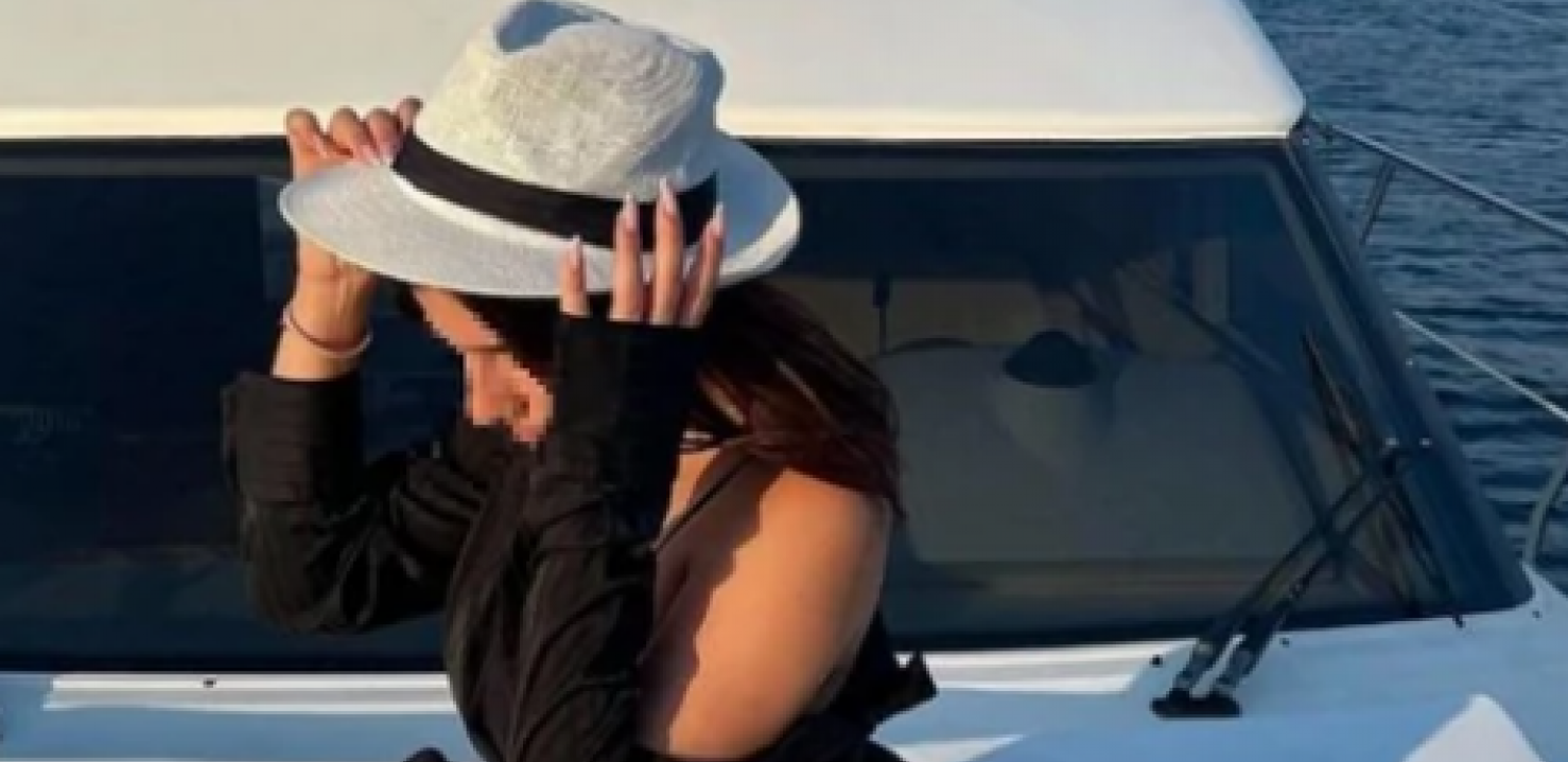 PRIPIJENA CRNA HALJINA I "AJKULA" NA NOGAMA Čolina mlađa ćerka (17) nosi čizme od 280.000 dinara
