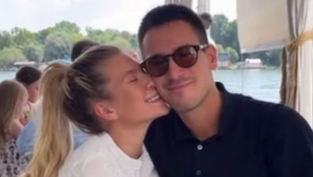 PROSLAVA POVODOM VERIDBE ĐORĐA ĐOKOVIĆA Saška i Novakov brat ne skidaju osmeh sa lica, dobili i prvi poklon (FOTO)