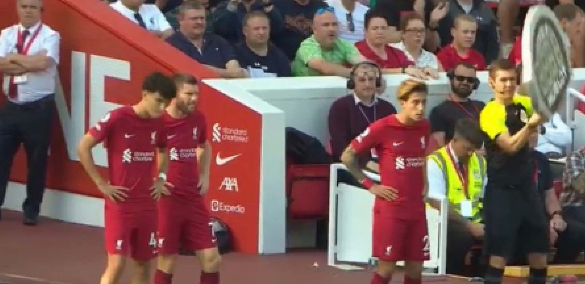 NAJMLAĐI SRPSKI DEBITANT Bajčetić sa samo 17 godina zlatnim slovima ispisao istoriju Premijer lige