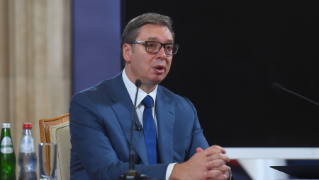 VUČIĆ ZA ROJTERS Srbija je pozornica za posrednički rat Istoka i Zapada