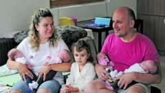 ZAŠTO SI RAĐALA ČETVORKE AKO NEMAŠ USLOVE? Marija (28) ponosna majka pet devojčica, prvi put otvoreno progovorila o ogavnim komentarima koji pljušte po društvenim mrežama