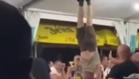 ČUDO U RAKOVICI Da li je ovo moguće, deda dubi na glavi!? (VIDEO)