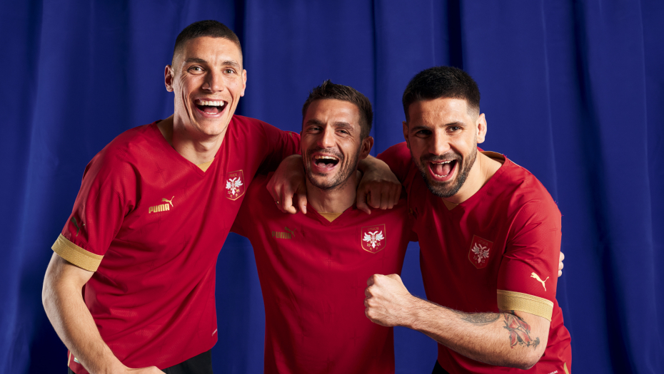 TRADICIJA, JEDINSTVO I HRABROST Promocija novog dresa fudbalske reprezentacije Srbije inspirisan istorijskim uspehom zlatnih "orlića" (FOTO)