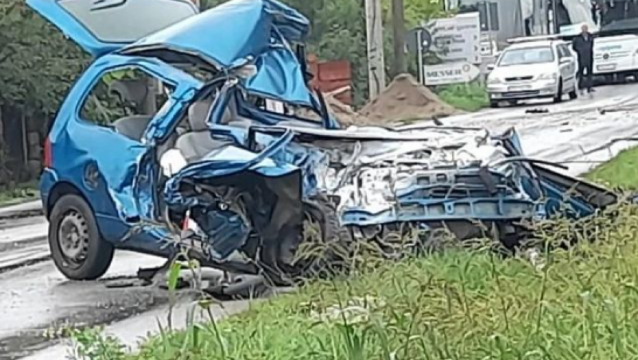 AUTOMOBIL PODLETEO POD KAMION PUN DRVA, VESNA NIJE IMALA ŠANSI Jezivi detalji teške nesreće kod Petrovca na Mlavi