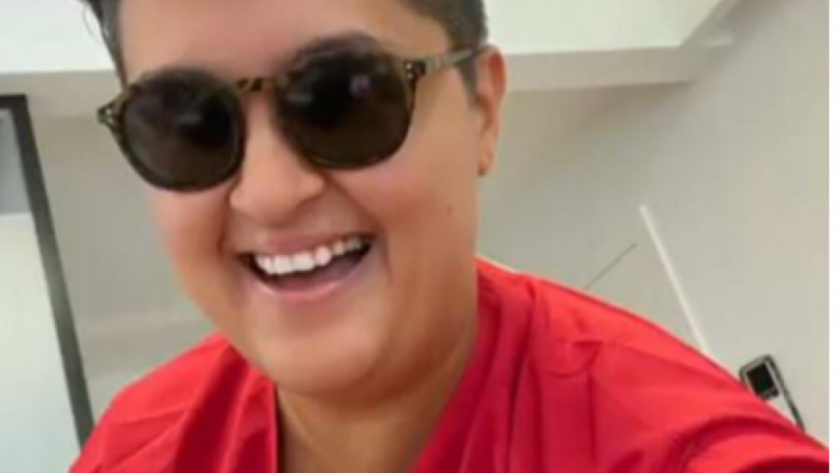 NISAM U PMS, ALI VOLIM VAS Marija Šerifović pozirala u zagrljaju prijatelja, tu je i Jovana Pajić (FOTO)