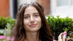 PRVA MISICA KOJA SE TAKMIČI BEZ TRUNKE ŠMINKE Prirodna lepotica ispisala istoriju i poslala značajnu poruku