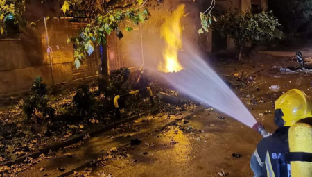 MEŠTANI SELA KOD PROKUPLJA U PANICI ZBOG PIROMANA Već osuđen na dve godine zatvora zbog paljenja kuća, a sudi mu se za još pet podmetnutih požara