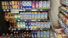 IMA LI MLEKA U SRPSKIM PRODAVNICAMA? Evo odgovora na laži tajkunskih medija (FOTO/VIDEO)