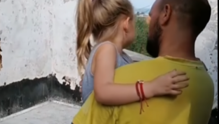 (VIDEO) OVE MALENE SUZE SLOMIĆE VAM SRCE Devojčice iz Aleksandrova na zgarištu svoje kuće, sve je izgorelo haljinice, igračke, kuhinja