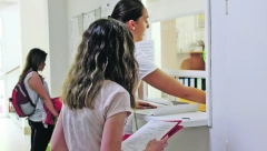 ŽENE PREDNJAČE PO BROJU DIPLOMA Stanovnici Srbije obrazovaniji nego 2011. godine, raste broj komjuterski pismenih