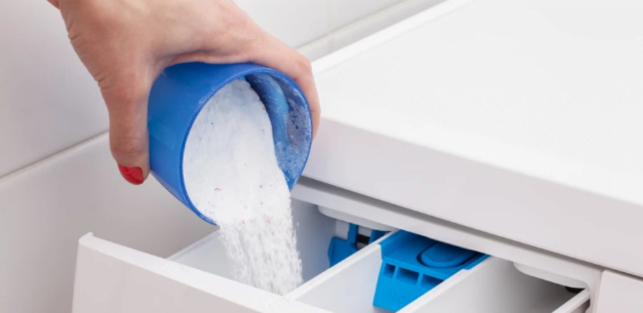 NA LAK NAČIN PRODUŽITE VEK VEŠ MAŠINE Ova namirnica iz kuhinje očistiće je od naslaga praška i buđi za tren